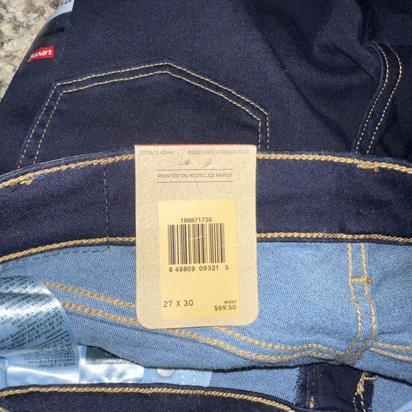 Levi’s - Picture 5 of 8